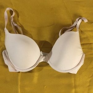 32D DKNY Molded Wired Bra